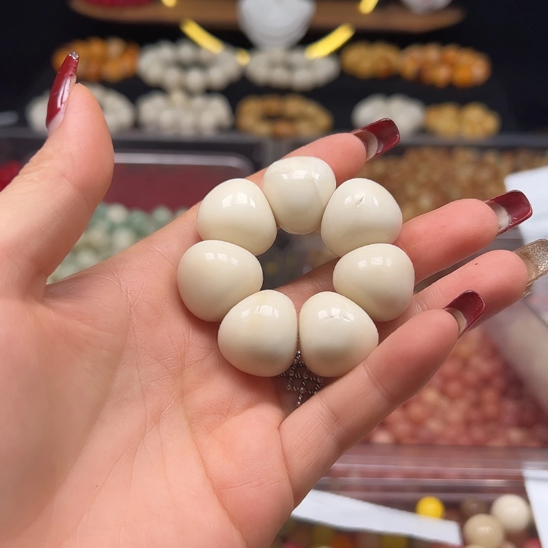 偏***偏菩提根/象牙果手串