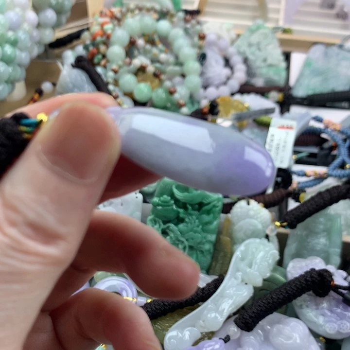 翡翠未镶嵌颈饰吊坠