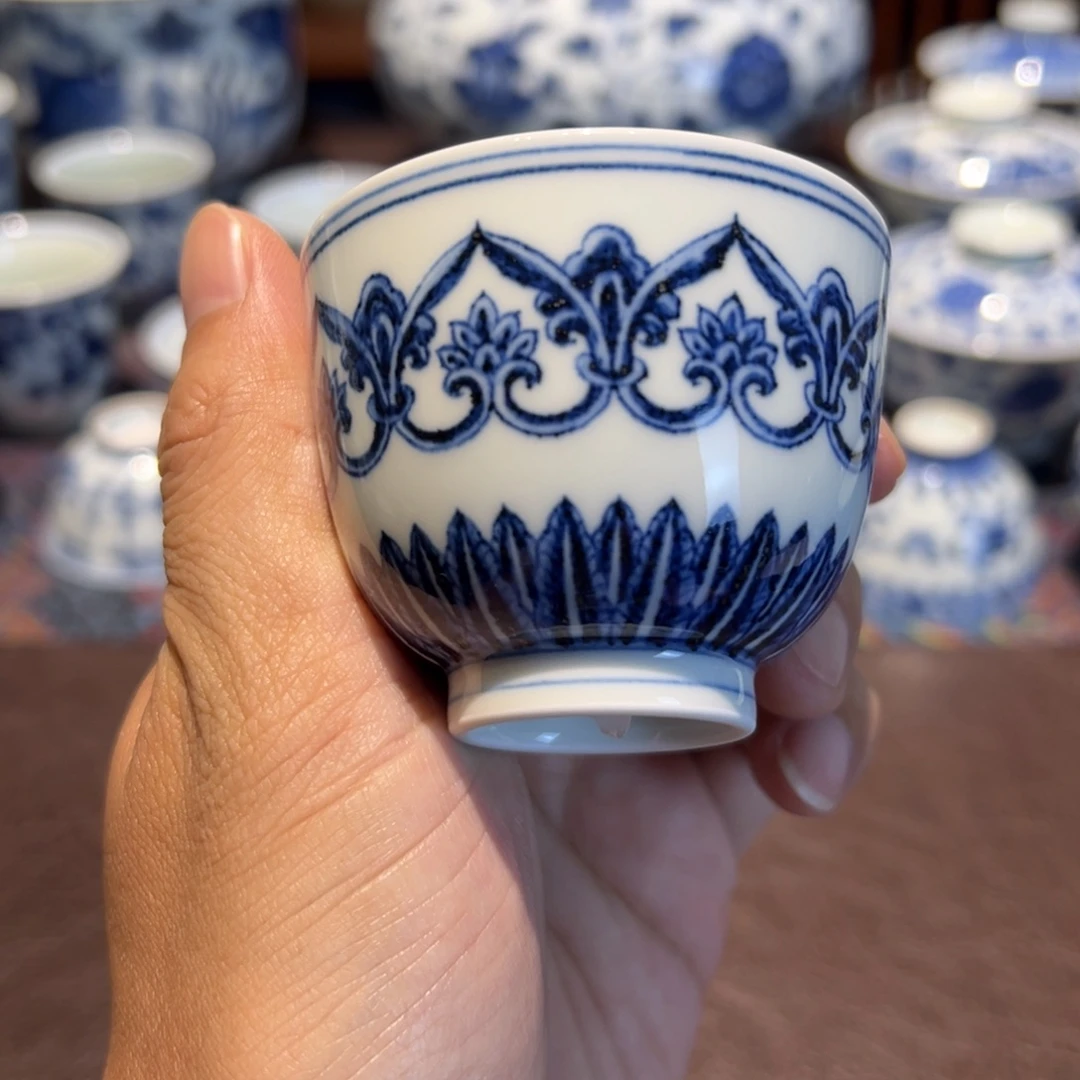 精品青花宝相纹铃铛杯口径约6.5厘米