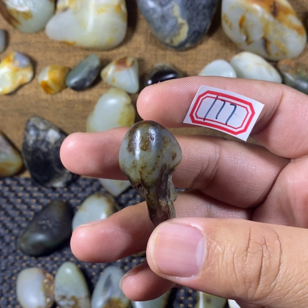 和田玉（糖玉）未镶嵌挂件