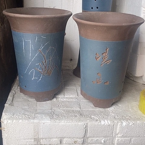 中国宜兴紫砂花盆，