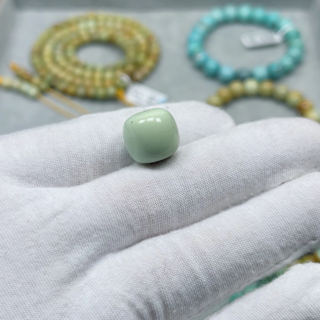 绿松石未镶嵌挂件