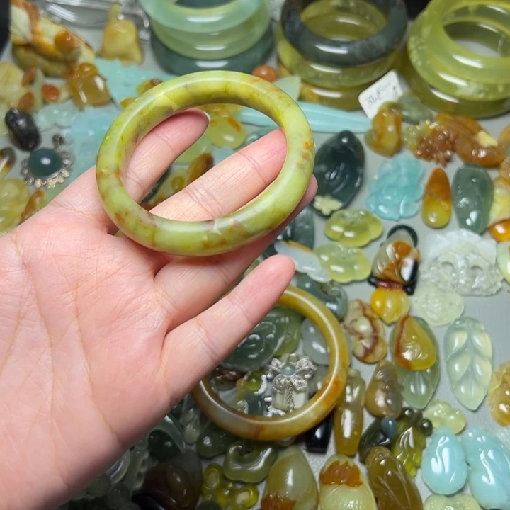 蛇纹石玉未镶嵌微瑕