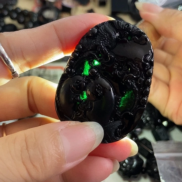 翡翠未镶嵌颈饰荷叶鱼墨翠