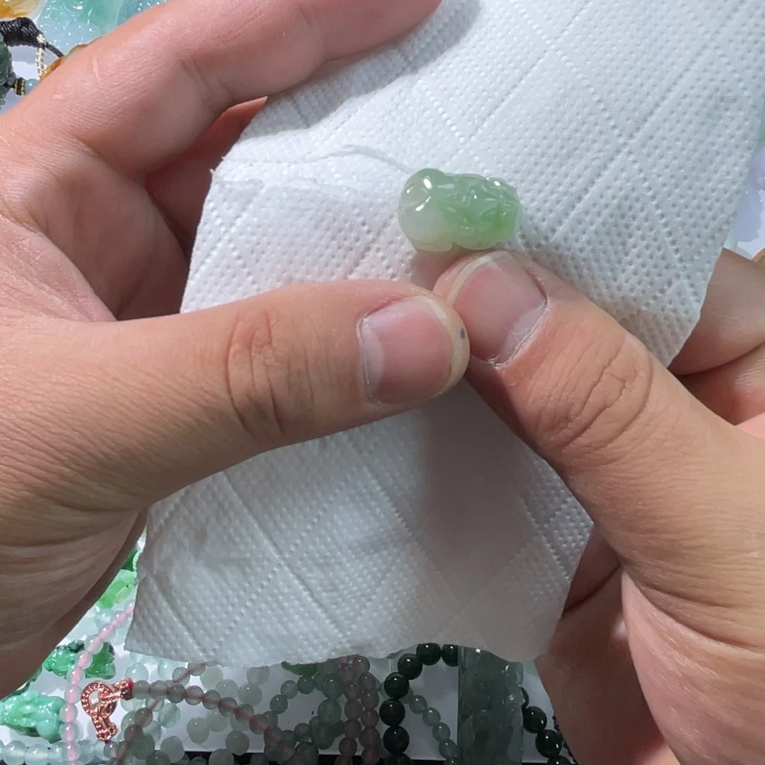 翡翠颈饰未镶嵌天然