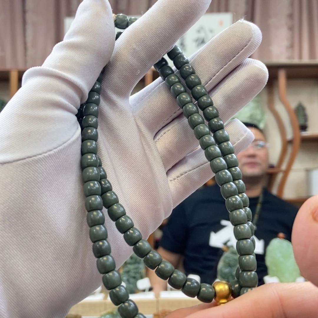 和田玉吊坠（108颗未镶嵌户***帅