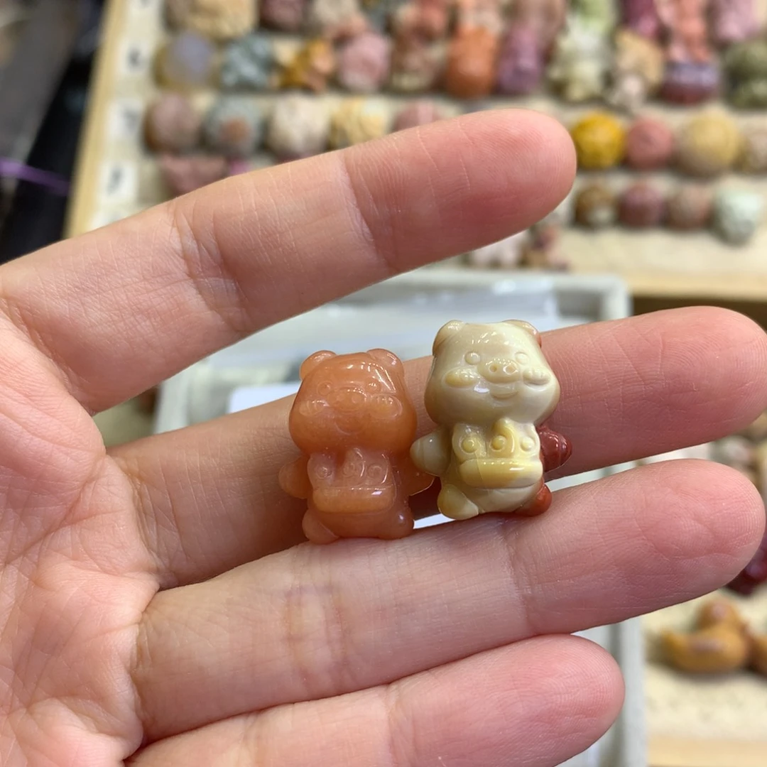 未镶嵌石英质玉珠宝奇石