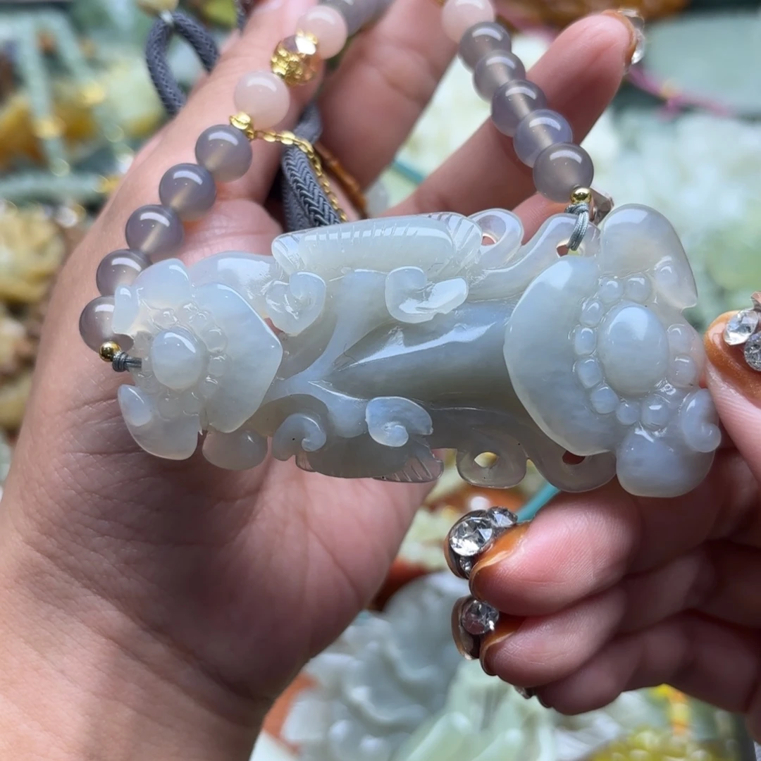 蛇纹石玉未镶嵌颈饰