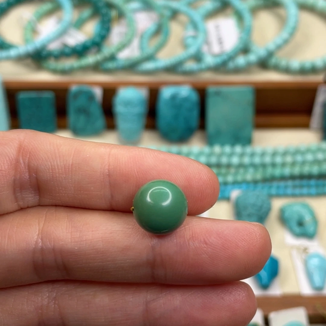 绿松石未镶嵌颈饰