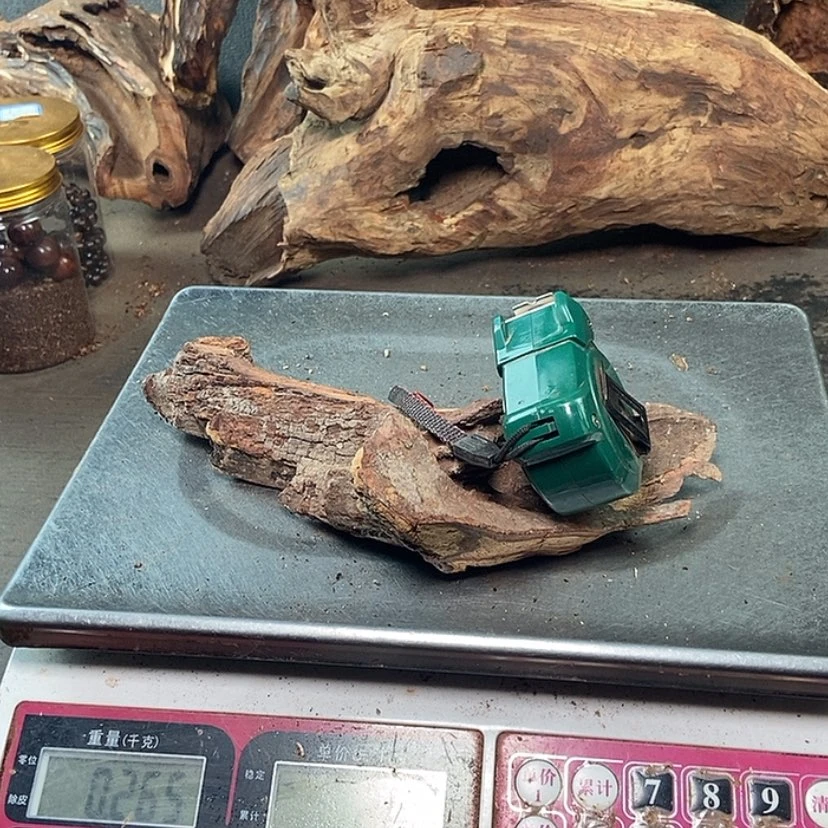 【闪购商品】黄花梨/降香黄檀大****腿