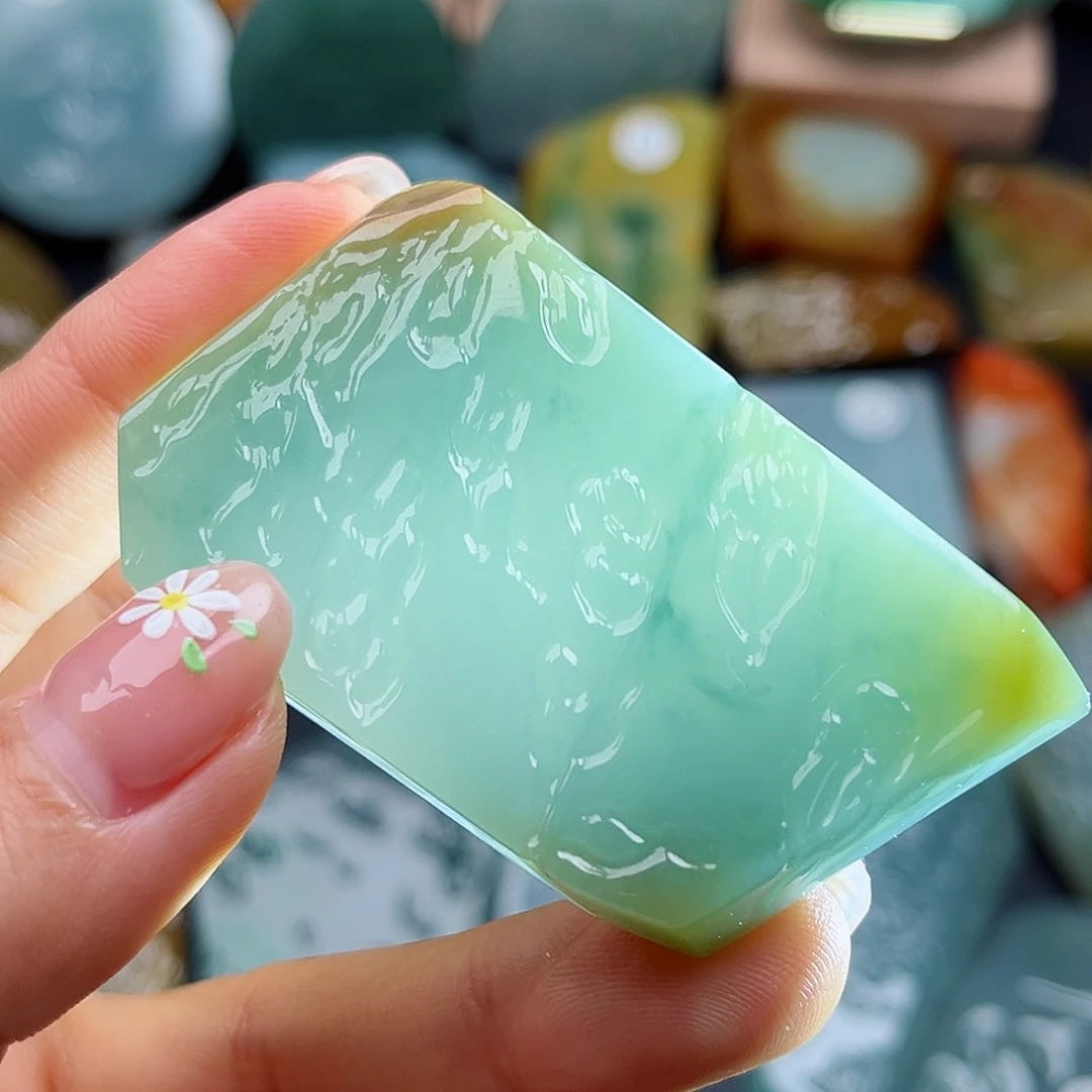 翡翠颈饰未镶嵌挂件