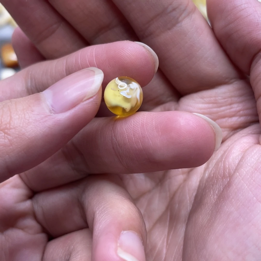 琥珀未镶嵌裸石微瑕9+