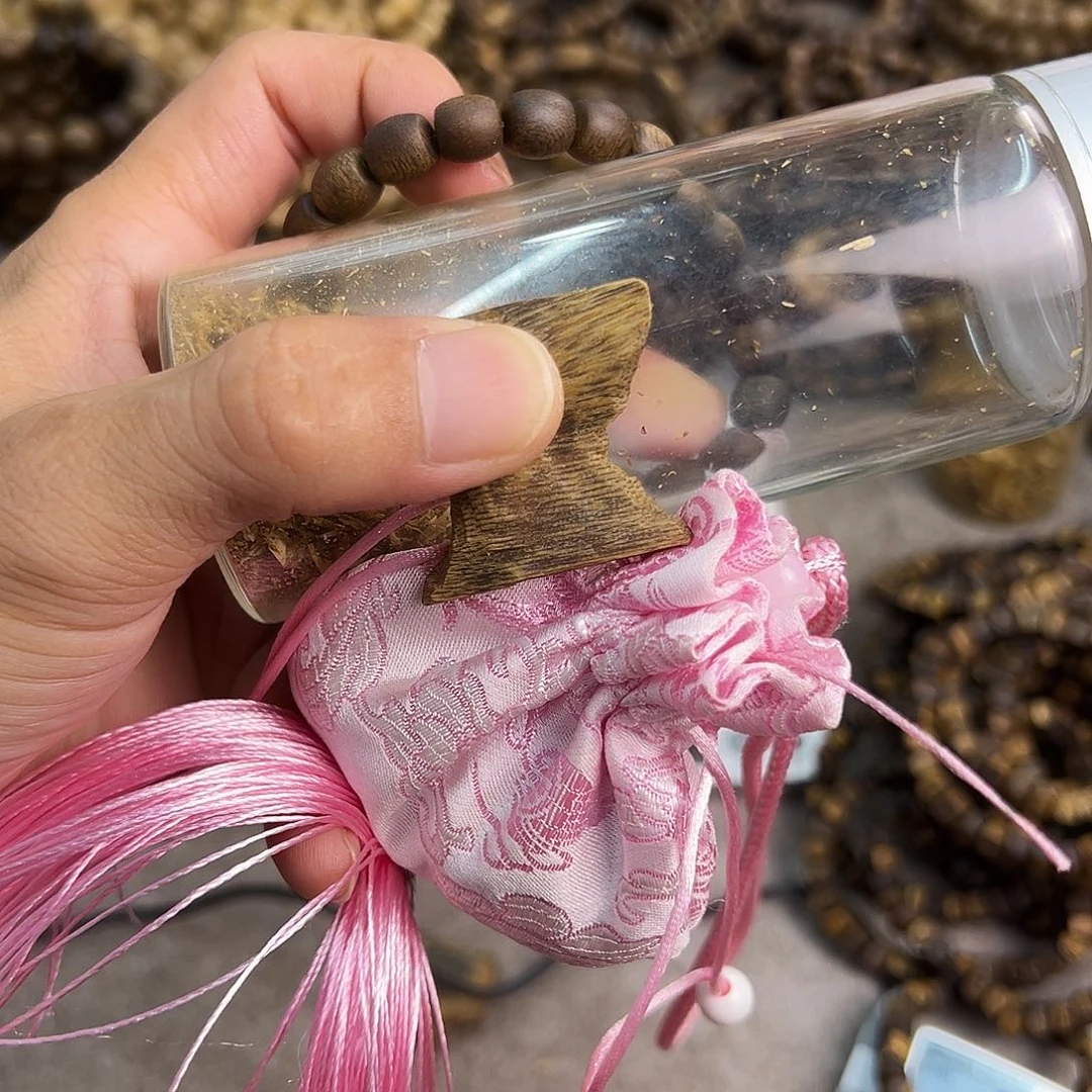 沉香沉香香囊沉香0.8鼓zhu单7克沉浮福利款多样性发一