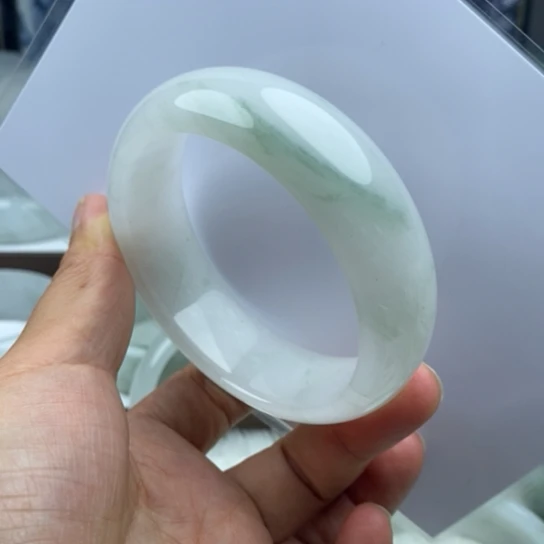 未镶嵌手镯石英质玉（金丝玉）