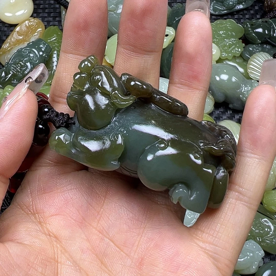 颈饰未镶嵌和田玉