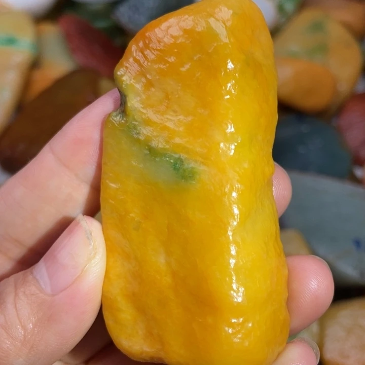 翡翠未镶嵌颈饰缅甸