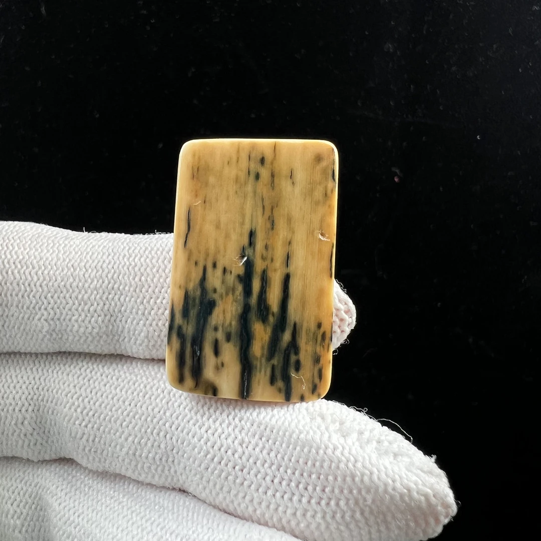 E2452天然猛犸牙 带皮无事牌 19*30*5mm支持鉴定 假一罚四