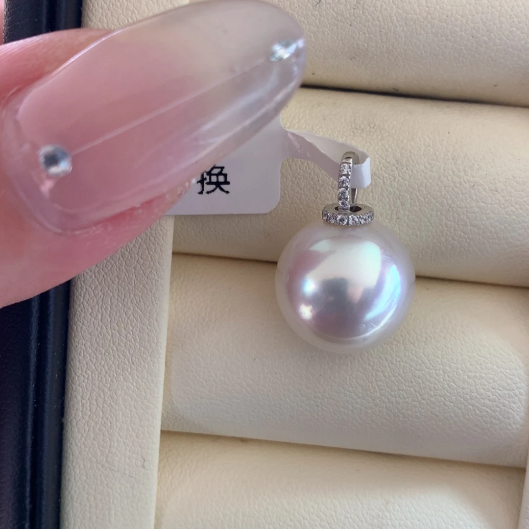 颈饰18K金镶嵌海水珍珠