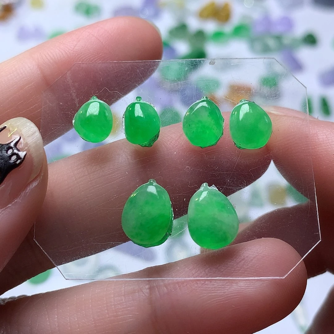 翡翠未镶嵌颈饰瓜