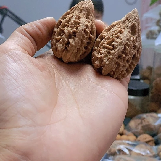 【闪购商品】把件文玩核桃不****牛大古石异形