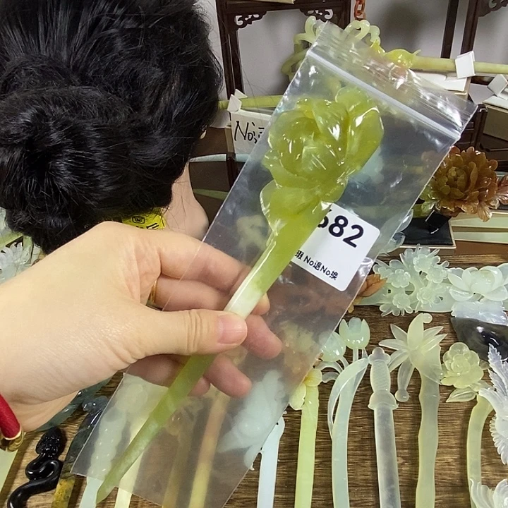 蛇纹石玉未镶嵌发饰