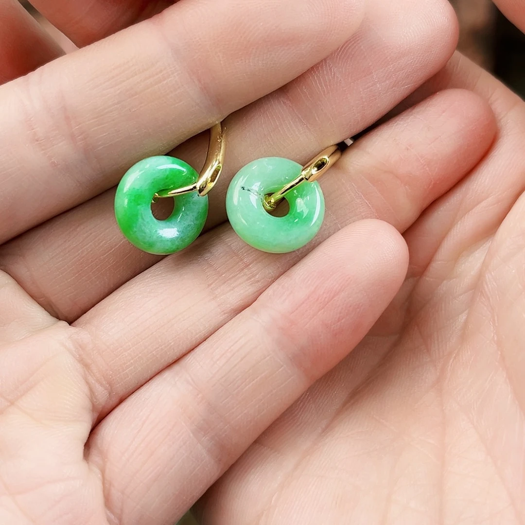 翡翠颈饰未镶嵌耳饰多样性