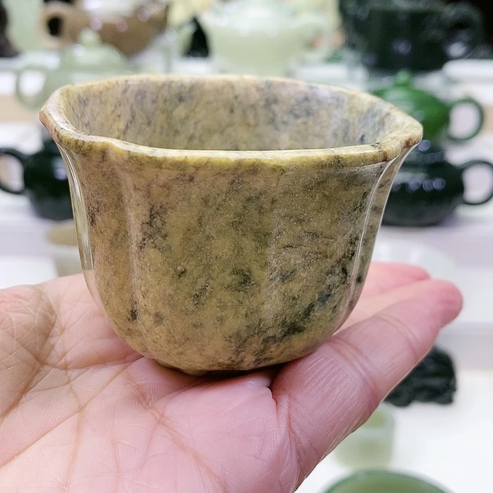 未镶嵌和田玉挂件茶杯100m l（微瑕）