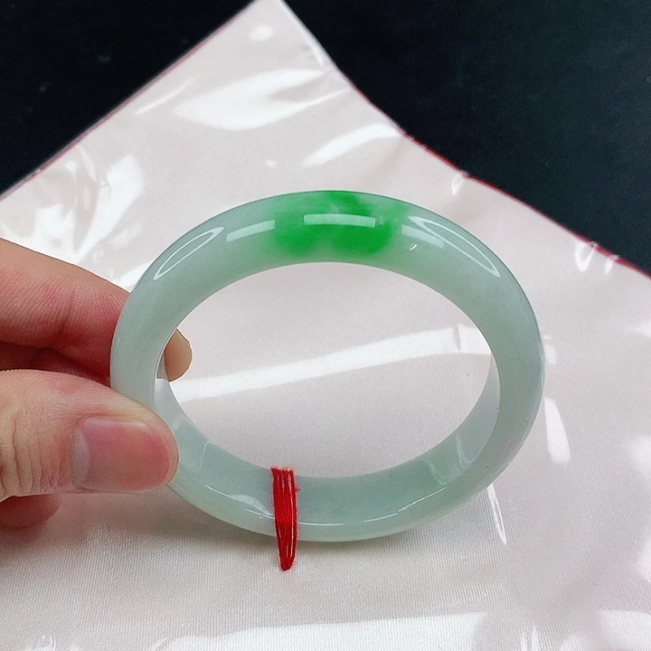 翡翠手镯未镶嵌圈53。1301