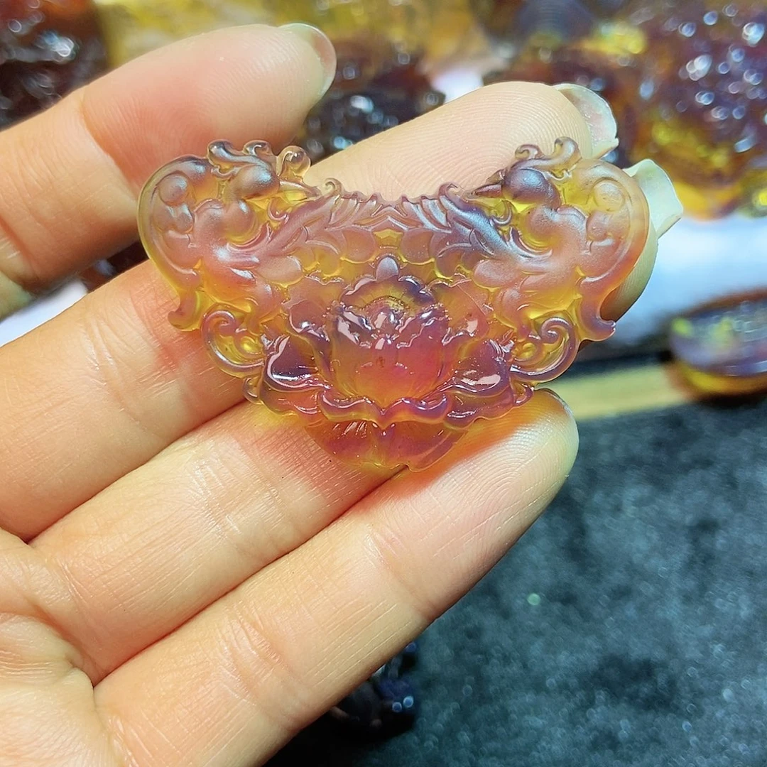 琥珀颈饰未镶嵌凤凰