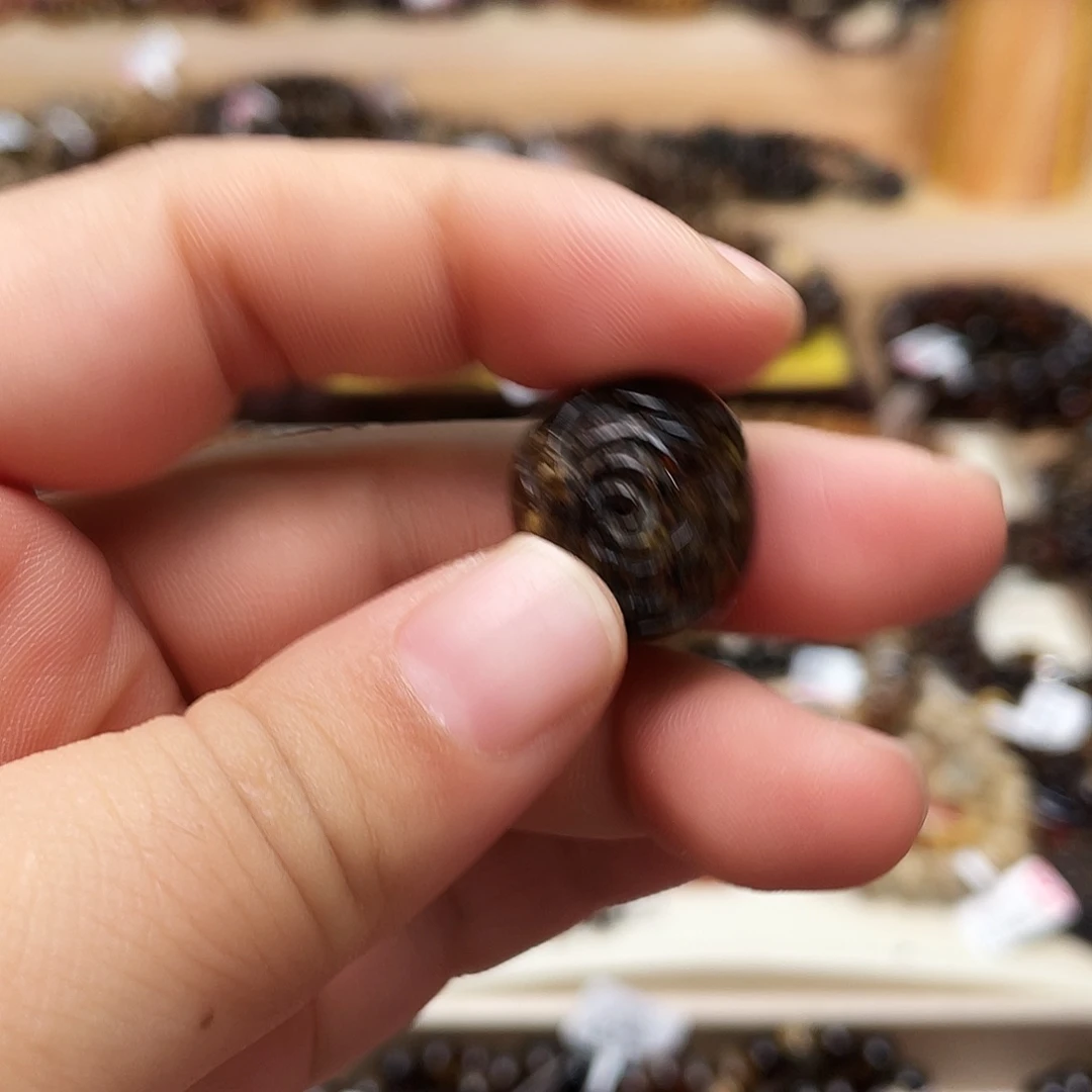 未镶嵌琥珀裸石大