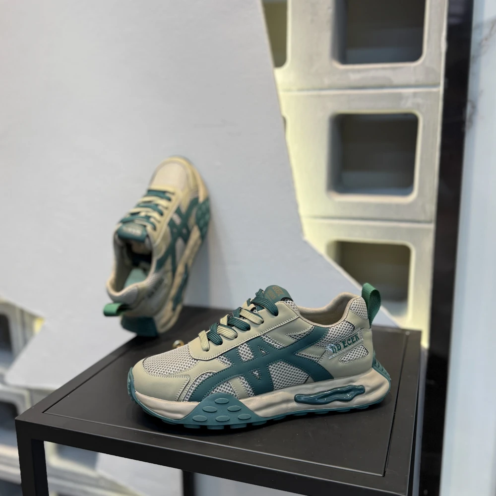 潮款高级感时尚休闲2025年春季百搭流行男鞋新款男士鞋子拼色