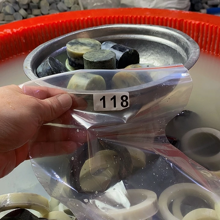 蛇纹石玉原未镶嵌