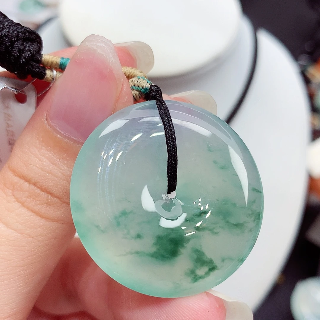 翡翠未镶嵌颈饰翡翠48，29.8/5.7