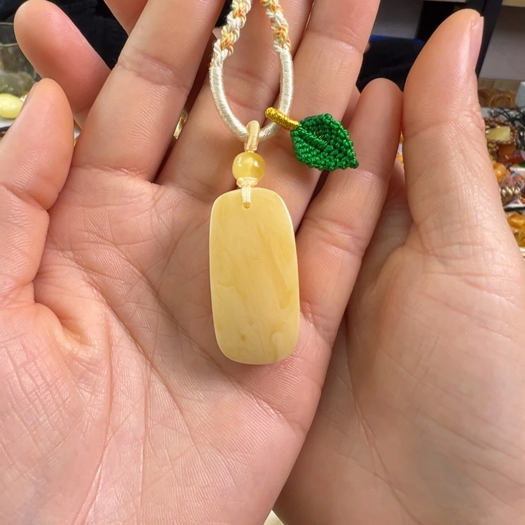 蜜蜡裸石未镶嵌蜜蜡