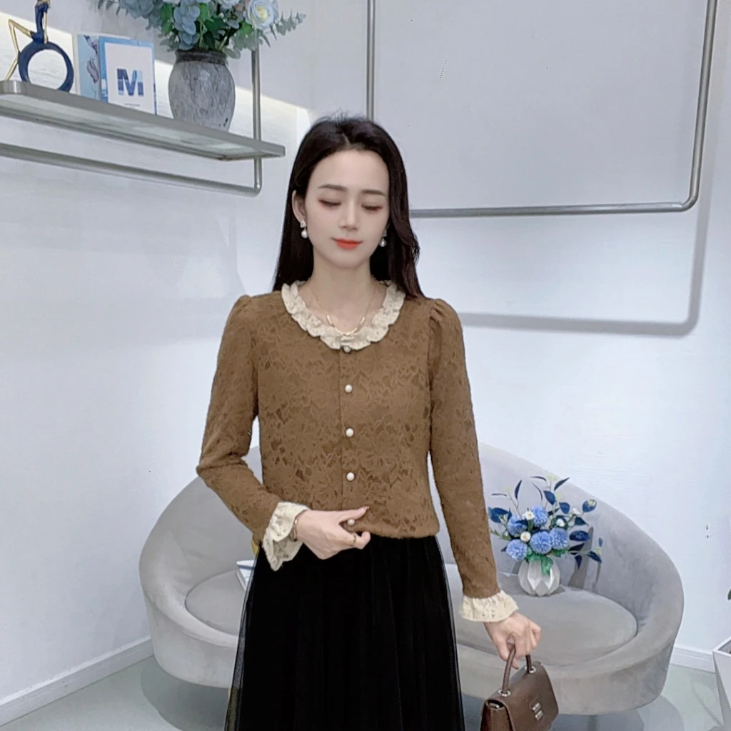 A8887法式复古镂空蕾丝拼接长袖女2025年秋季新款减龄百搭上衣潮