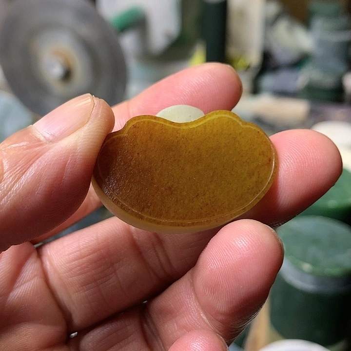 颈饰未镶嵌和田玉（糖玉）万**林