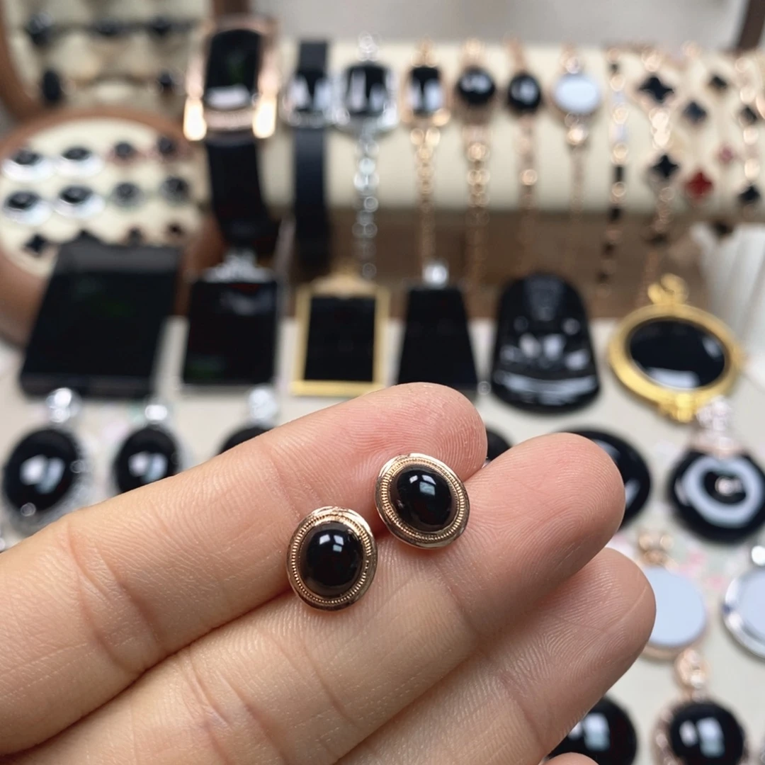 翡翠18K金镶嵌耳饰