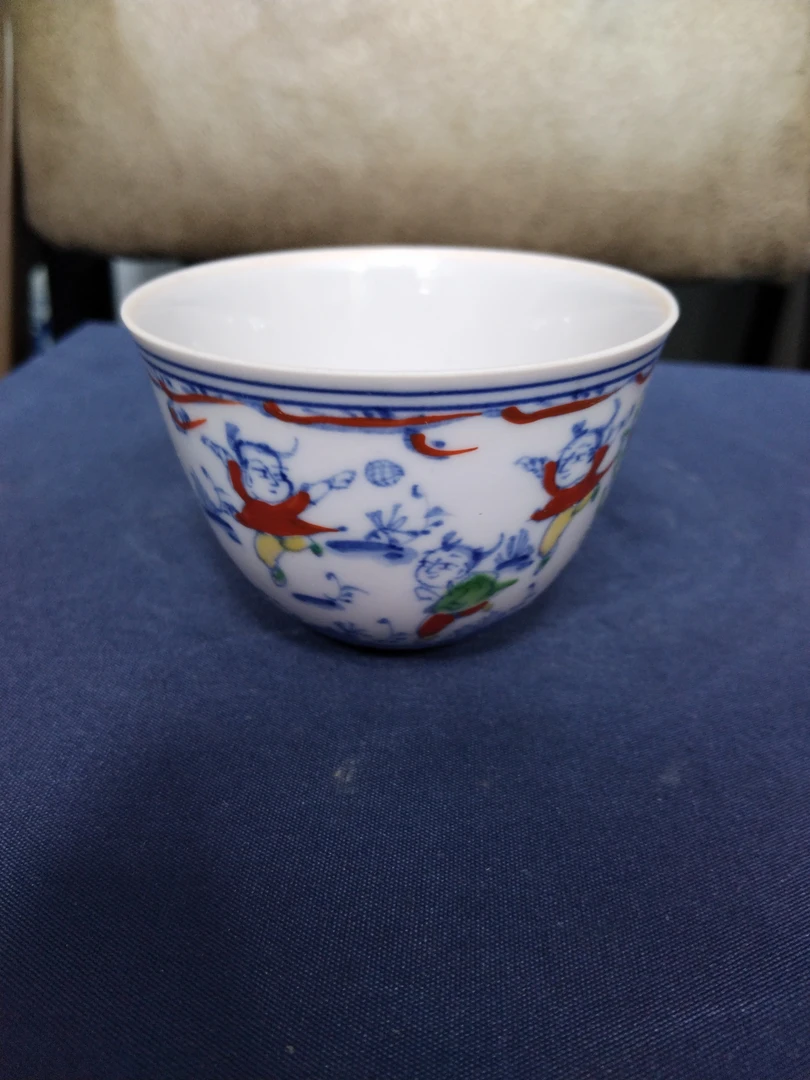 斗彩婴戏图不倒杯