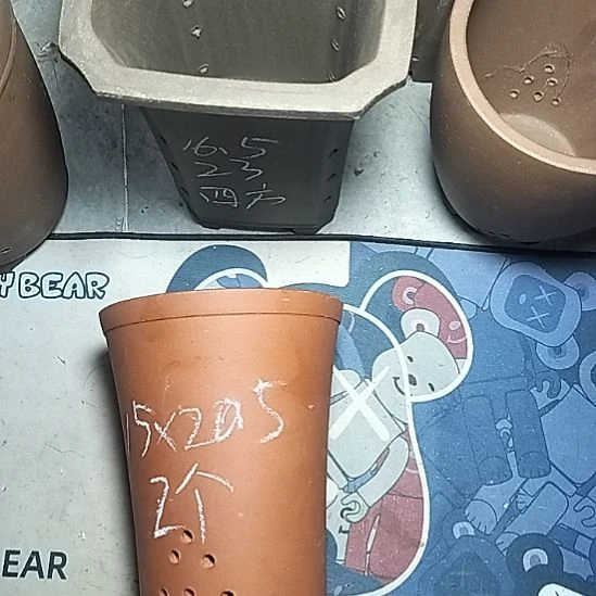 红泥新品两个花盆微瑕