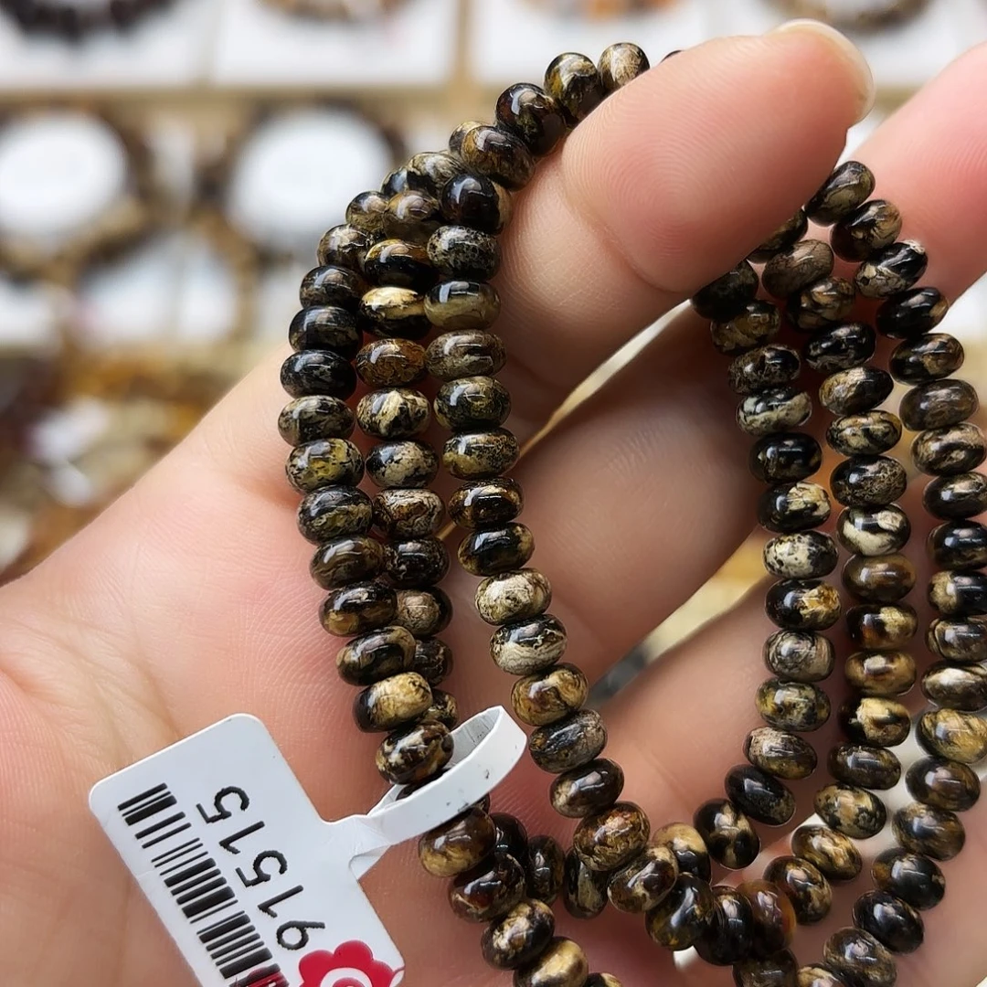 向***歌琥珀未镶嵌裸石六91515