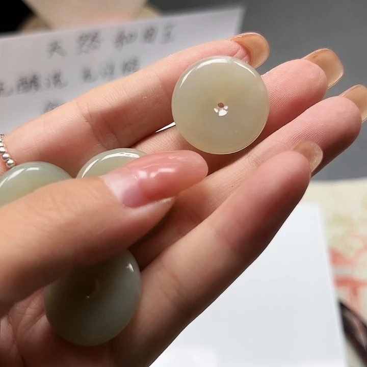 和田玉未镶嵌颈饰15