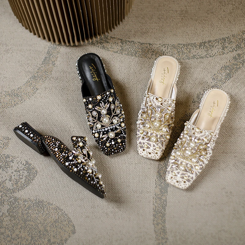 水钻珍珠包头拖鞋女2025夏季方头外穿半拖鞋铆钉低跟懒人拖鞋女