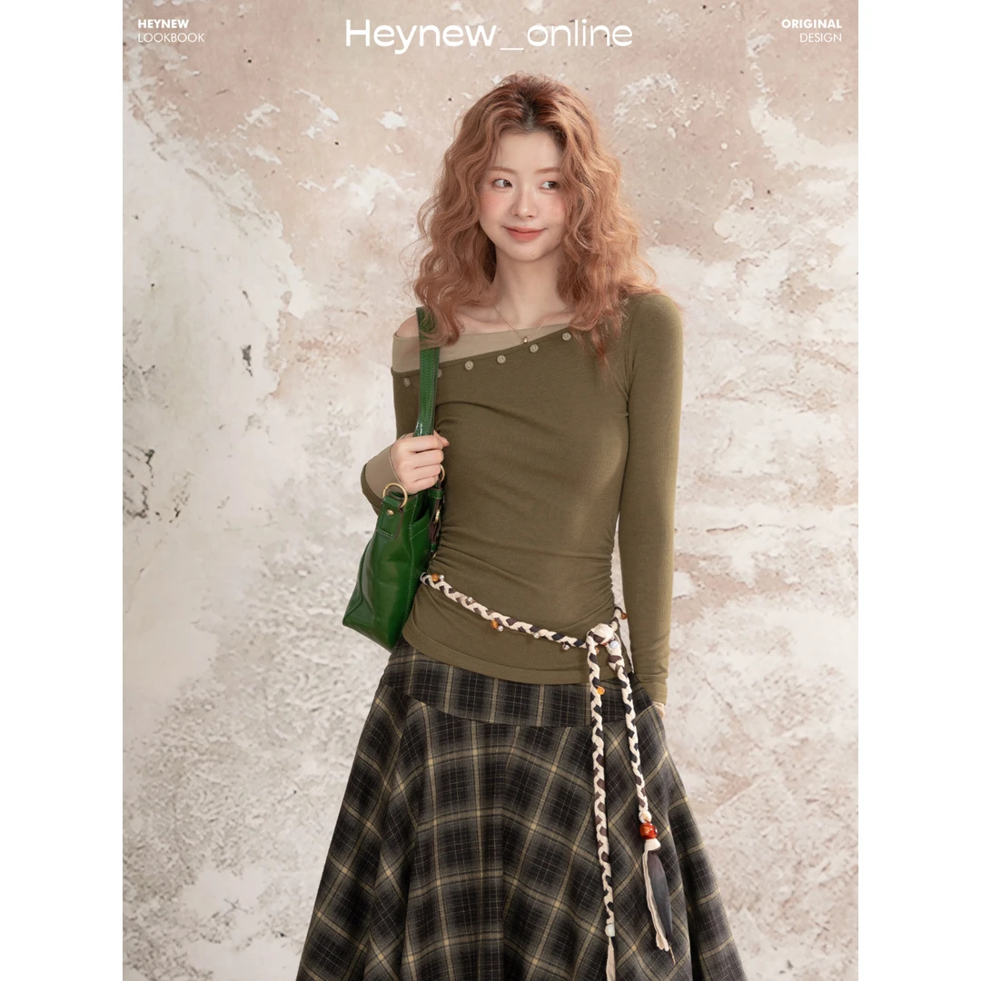 LOVEHEYNEW纯欲辣妹斜肩纽扣长袖t恤女秋季修身显瘦露肩上衣5Q473