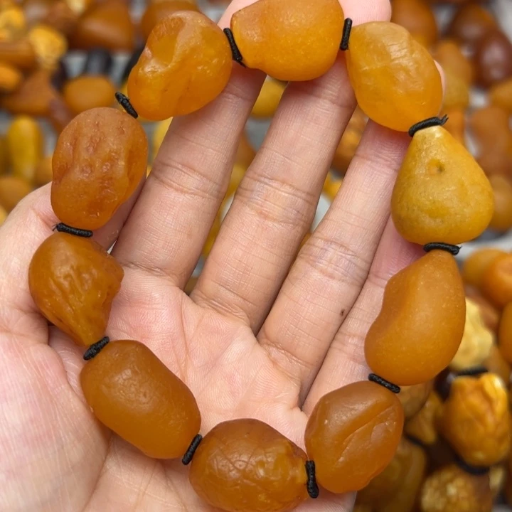 琥珀未镶嵌颈饰天然蜜蜡