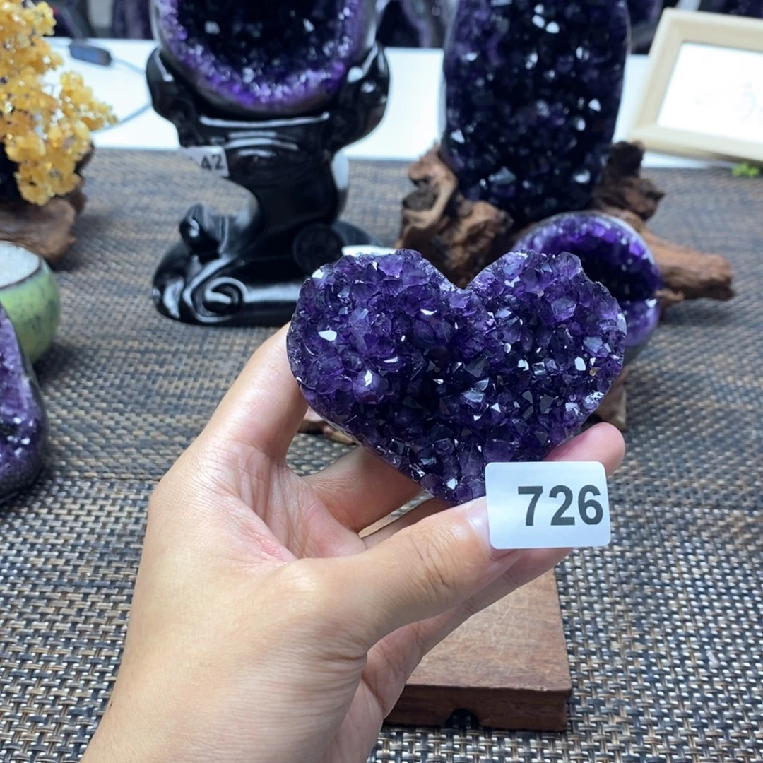 紫晶未镶嵌大型摆件（非配饰）