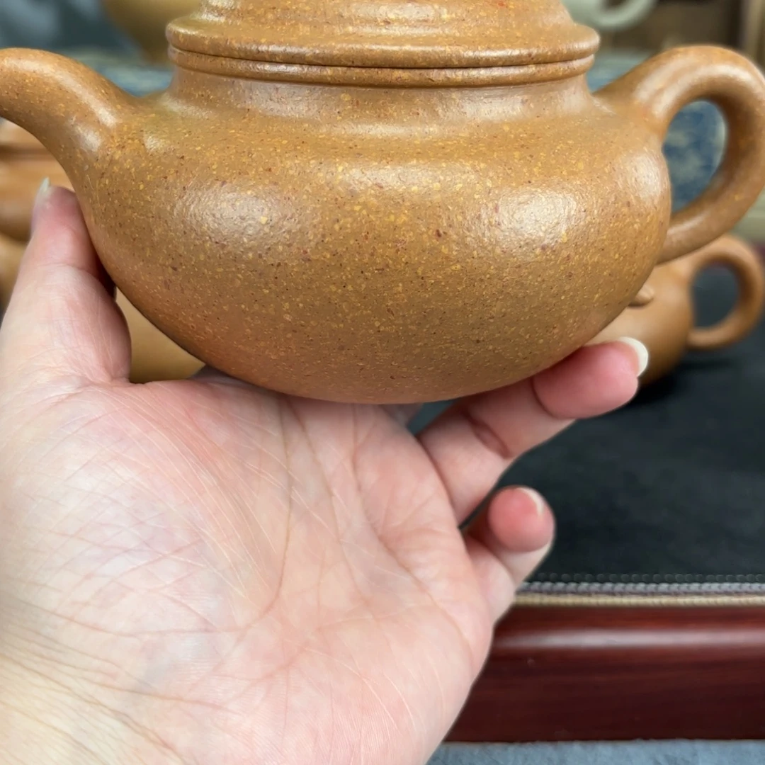 紫砂茶壶梨皮黄段大仿古