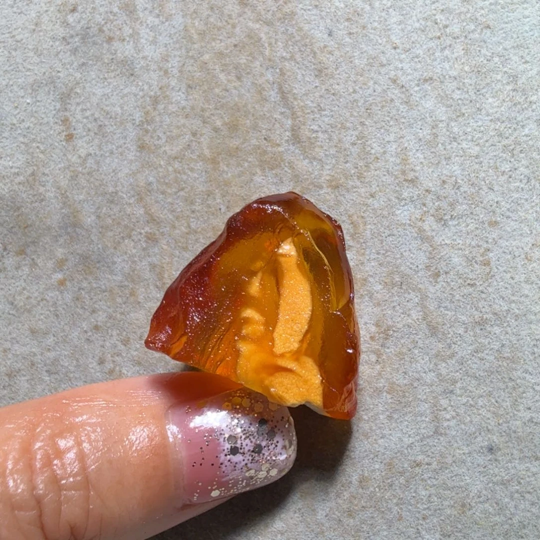 闲***鱼定制琥珀未镶嵌专拍