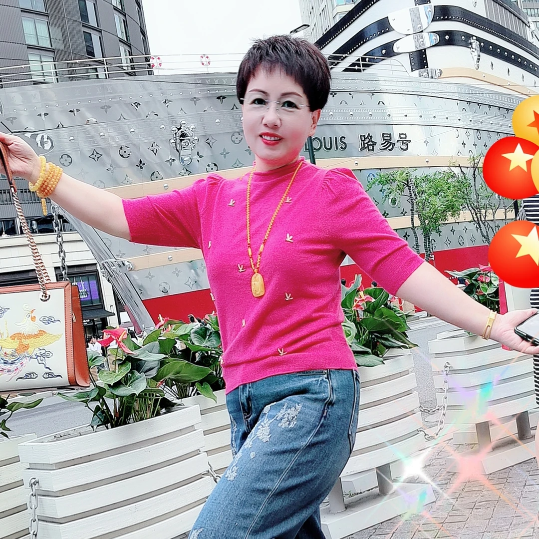 7116 A货靓丽中领洋气泡泡袖上衣
