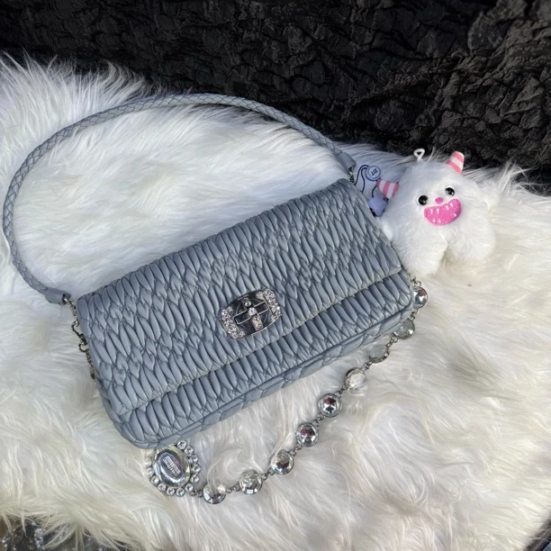 95新 MIU MIU/缪缪 缪缪灰色褶皱彩宝小号单肩包