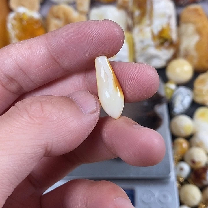 琥珀未镶嵌珠宝奇石我